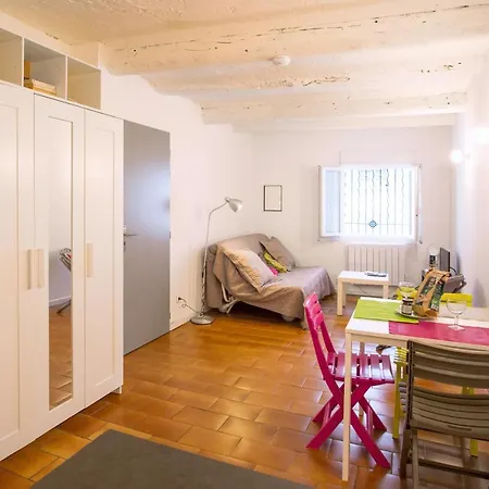 Beau Studio A Proximite Du Centre Ville Hyeres